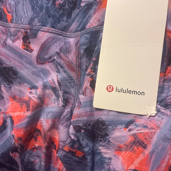 Lululemon - Picture 2 of 2